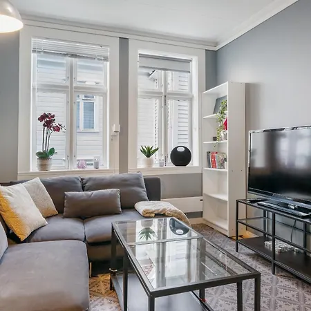 And Historic 2br - 300m To Bryggen Appartement